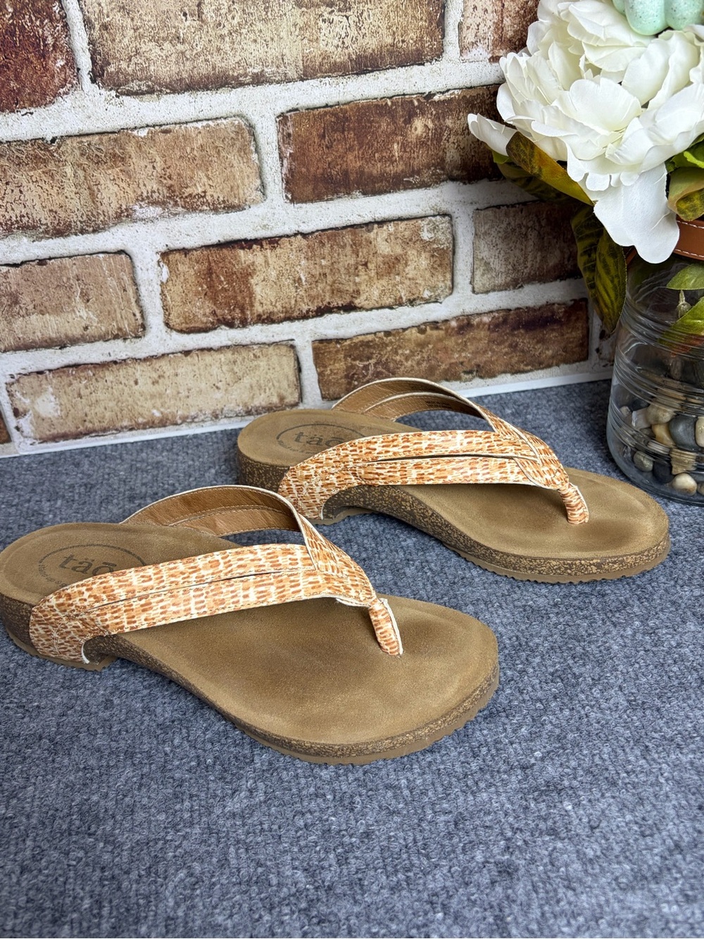 Taos Footwear Link Leather Thong Sandals Suede Insole Comfy | Size 7-7.5 - Picture 4 of 8